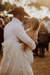 Shepparton Wedding Photographer Kayla Frizzell