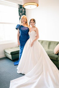 Reynoso-Clark-Bride-Getting-Ready-15
