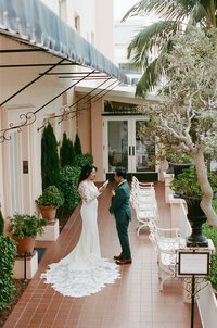Nikki&Ralph_LaValencia_LaJolla_Wedding_Film_38