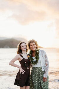 Extended Family Session at Hanalei Bay-11