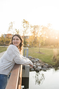 Girl posing for senior photos in Rochester Hills, MI