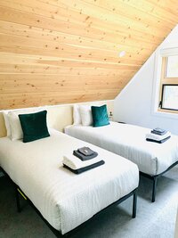 Nectar Yoga Emerald Room TWINS Interior Vancouver British Columbia Canada 05_2023 @nectaryoga