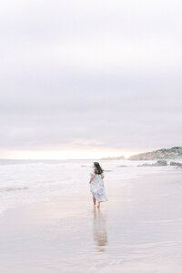 Maternity-Photoshoot-Crystal-Cove-Laguna-Beach_014