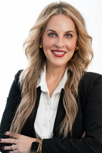 Dallas Fort Worth Headshot Photographer traditonal lifestyle on location in studio lightly photography-00077