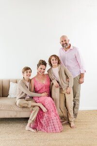 Family portrait in Bend, Oregon captured by Natalie Stephenson