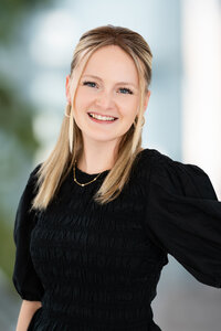 Dallas Fort Worth Headshot Photographer traditonal lifestyle on location in studio lightly photography-00080