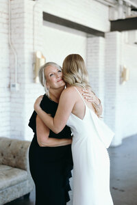 First look, The Abbott Kansas City wedding — Elizabeth West Photography