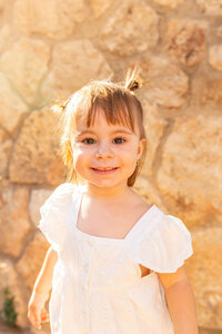 children-photoshoot-mallorca-woods-field-3