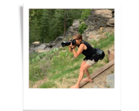 Annie photographing family in Truckee. Annie X photographie
