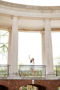 Vanderbilt senior holding up anchors down