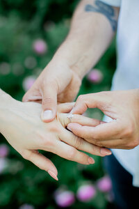 Marriage Proposal Photos in Chicago & Suburbs | Engagement & Wedding Photographer Bozena Voytko