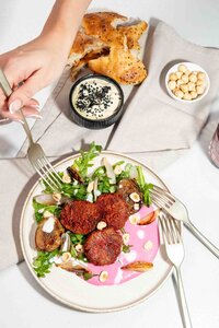 Sfeervolle detailfoto van een gerecht voor een catering bedrijf in amsterdam 