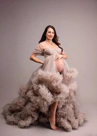 In studio maternity photos Rochester, MI