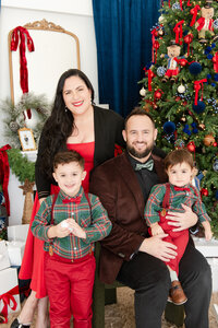 Gallery-2025_12-07 Christmas Minis Saily 21-MSP-MSuarezPhotography