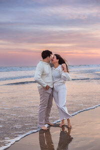 couples-photoshoot-mallorca-beach-at-sunset 48
