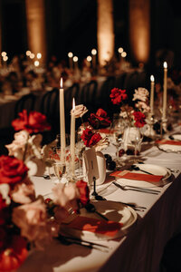 Red candlelit tablescape for a wedding in Mexico City