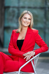 Dallas Fort Worth Headshot Photographer traditonal lifestyle on location in studio lightly photography-00059