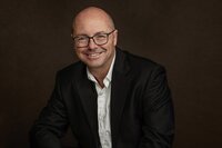 LinkedIn headshot-CEO-Profile photo-by OlessiaMcGregor