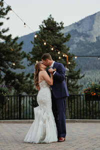 Della-Terra-Estes-Park-Mountain-Wedding-1