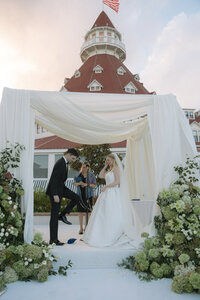 Coronado-Island-Hotel-Del-Coronado-Wedding-Alyssa-and-Logan-by-The-Delacastros-127