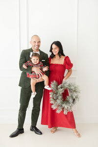 Gallery-2025_11-30 Christmas Minis Dahlia 57-MSP-MSuarezPhotography