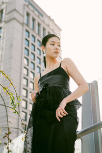 n the heart of Seoul, a city of 10 million pulsating with culture and innovation, internationally renowned model Hyunseo Park graces this editorial shoot, wearing the exquisite Ahhorn Modern Gown Hanbok—a stunning fusion of traditional Korean heritage and contemporary haute couture. Captured by Michael Asmussen Photography, a name that stands above the rest in luxury editorial and destination fashion photography, this shoot embodies the elegance of Seoul’s fashion scene, leading up to Seoul Fashion Week. Designed for brands seeking refined storytelling and high-fashion visuals, this editorial celebrates the artistry of Korean fashion, the vibrancy of luxury events, and the allure of global beauty in an electrifying metropolis. From the grandeur of ballgown silhouettes to the intricate craftsmanship of modern hanbok, every detail reflects Seoul’s dynamic blend of tradition and modernity. For collaborations in luxury fashion, high-end editorial campaigns, and destination event photography, inquire with Michael Asmussen Photography—where beauty, culture, and sophistication converge 10만 개의 빛이 반짝이는 서울 한복판에서, 세계적인 모델 박현서가 우아한 아혼 모던 가운 한복을 입고 서울 패션의 정수를 담아냅니다. 전통과 현대를 완벽히 조화시킨 이 작품은 럭셔리 패션 포토그래피의 선두주자인 마이클 애스뮤센 포토그래피에 의해 촬영되었습니다. 다가오는 서울 패션위크를 앞두고, 한국 패션의 예술성과 글로벌 럭셔리 브랜드의 스토리텔링을 결합한 이 에디토리얼은 문화와 혁신이 공존하는 도시 서울의 독보적인 아름다움을 강조합니다. 럭셔리 이벤트, 하이엔드 패션, 글로벌 브랜드 캠페인을 위한 독창적이고 세련된 비주얼을 찾고 있다면, 마이클 애스뮤센 포토그래피와 함께하세요. 최고의 순간을 포착하는 곳, 바로 여기입니다.