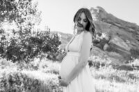Colorado-Maternity-Photos-Red-Rocks-38-B&W