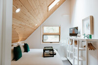Nectar Yoga Emerald Room Interior Vancouver British Columbia Canada 05_2023 @RobinBonnerPhotography (2)