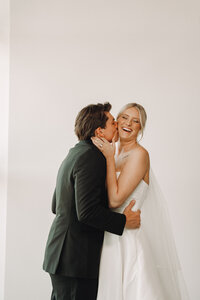 Davenport Wedding Venue | The Figge Museum Wedding | Quad Cities Wedding Photographer | Black Tie Wedding in Davenport, IA-39