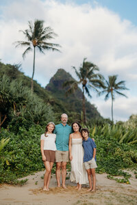 Colvin Family Photos at Tunnels Beach