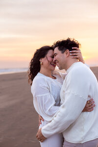 couples-photoshoot-mallorca-beach-at-sunset 29