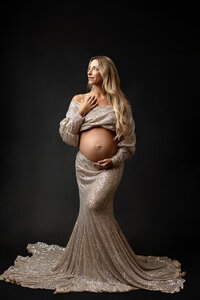 Luxury maternity sessions in southern Minnesota, maternity sessions near me, Mankato maternity Photographer.