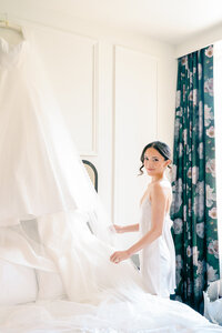 Reynoso-Clark-Bride-Getting-Ready-7