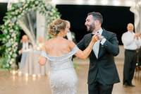 Meredith_and_Joe_Glen_Foerd_Wedding_MTA-1609