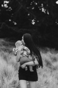 Motherhood photographer in Christchurch