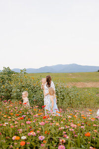 family mini engagement couple wedding christmas spring fall sessions maternity photographer wedding photography stuarts draft waynesboro charlottesville staunton24