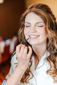 atoc-monroe-ct-bridal-makeup-lips-02