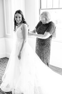 Connecticut Photographer Wedding & Senior Photographer Based In West Hartford CT & Beyond