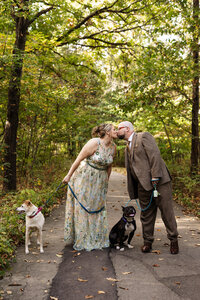 Wedding at The Overland Park Arboretum.Kansas City Wedding Photographer.CaitlynCloudPhotography18