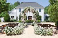 michigan-wedding-ceremony-floral-aisle