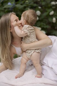 Boston Family Photographer. Boston Family Session. Beacon Hill Family Session. Summer Family Session. New England Family Photographer. Deborah Zoe Photography. Summer family session. Newborn photographer. Boston Newborn Photographer. Boston Portrait Photographer.