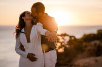 CAPTURING LIGHT - R&G-5673