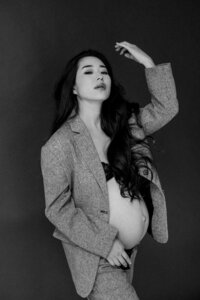 Boston Maternity Photographer. In studio maternity session. In studio editorial maternity session. Great Boston family photographer. Deborah Zoe Photography. Boston Family Portraits, Boston Maternity Portraits, Boston Editorial Photographer.