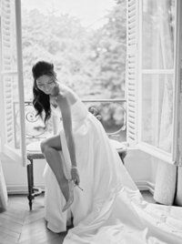 Bride Shoe | Chateau de Santeny Editorial Wedding Photography France | Juno by Julia C. Vona