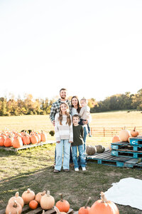 family mini engagement couple wedding christmas spring fall sessions maternity photographer wedding photography stuarts draft waynesboro charlottesville staunton61
