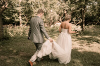Dan-and-sarah-kouba-nebraska-wedding-livestock-exchange-building-00310