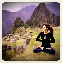 travel01_dawn_yoga_in_peru