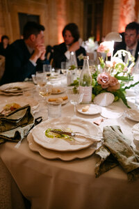 edding-reception-dinner-table-guests-italy.jpg