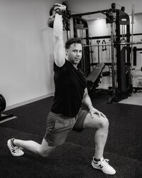 JeffGagnon_Trainer_KettlebellGym_LifestylePortrait