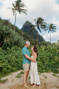 Colvin Family Photos at Tunnels Beach-3